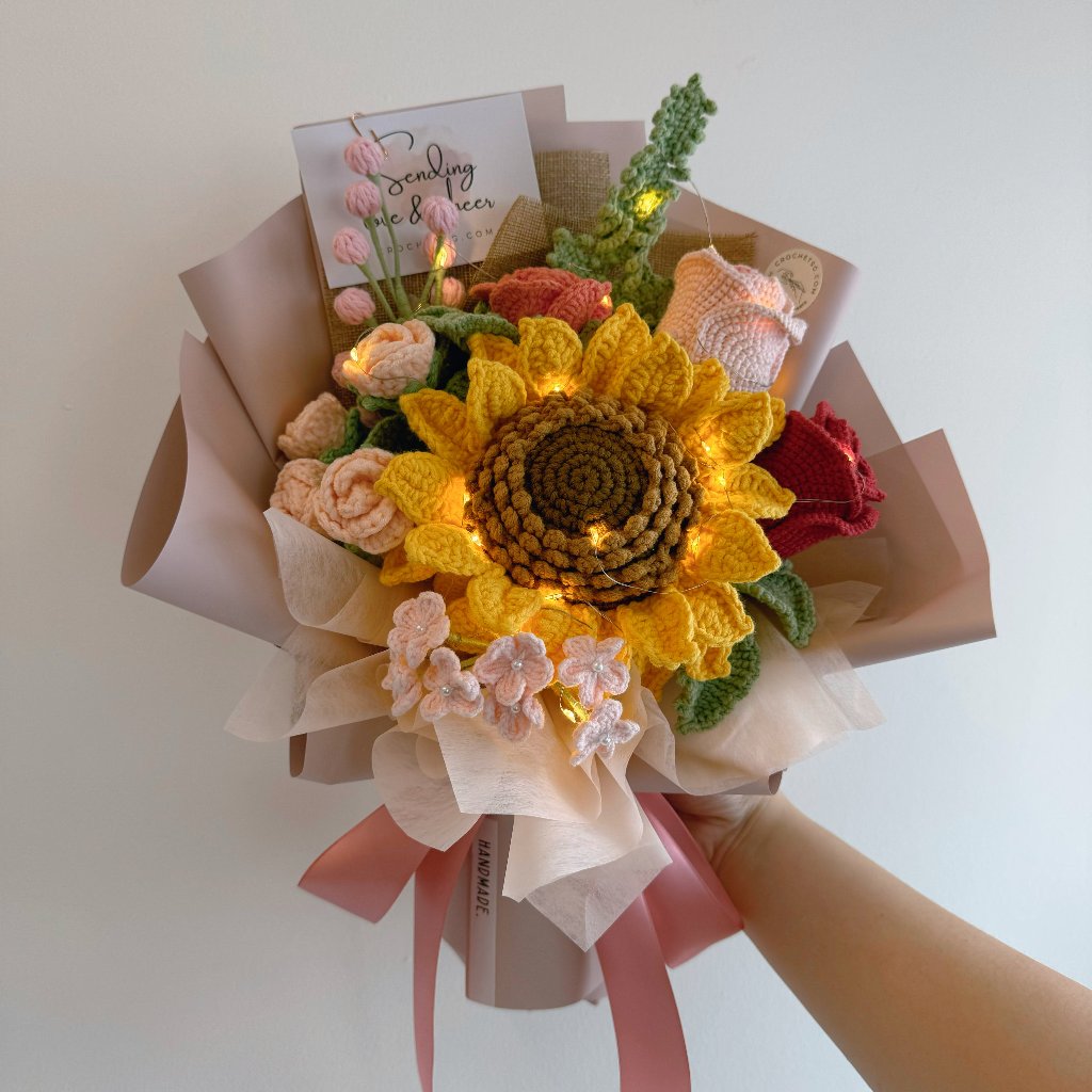 Boundless Journey Crochet Flower Bouquet (With Fairy Light)