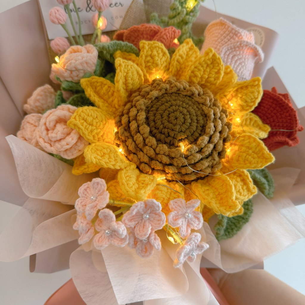 Boundless Journey Crochet Flower Bouquet (Zoom in sunflower)