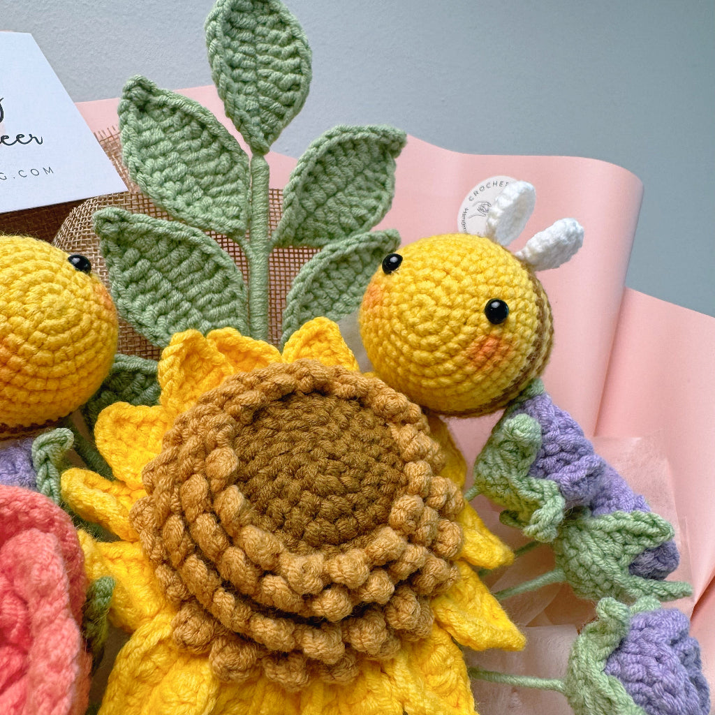 crochet sunflower with crochet amigurumi bee