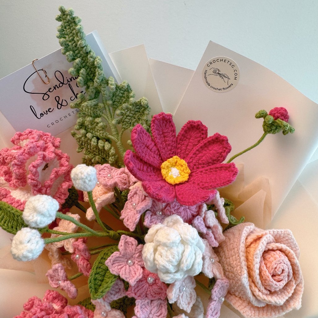 Beloved Crochet Flower Bouquet (Zoom in Classic Cosmo Flower, Fern)