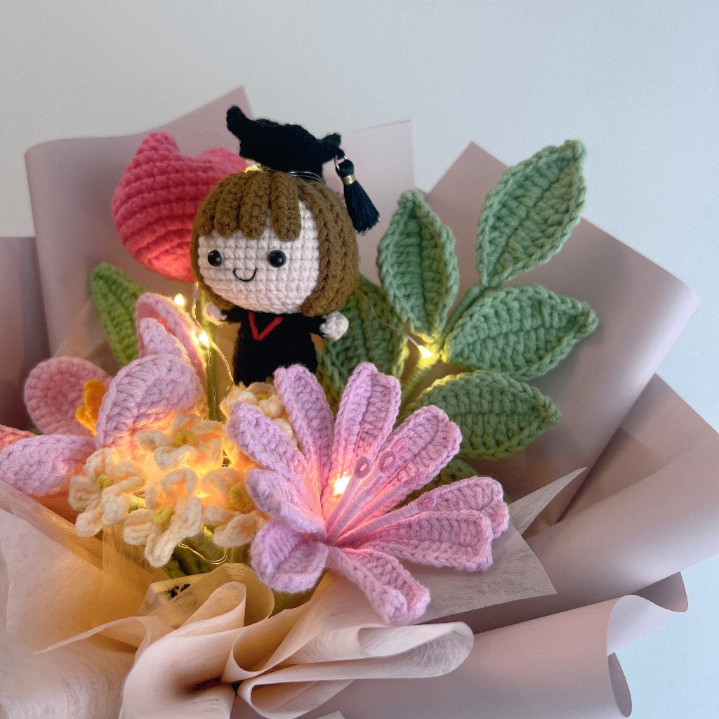 Bright Beginning Crochet Flower Bouquet (Girl Zoom in Lewisia)