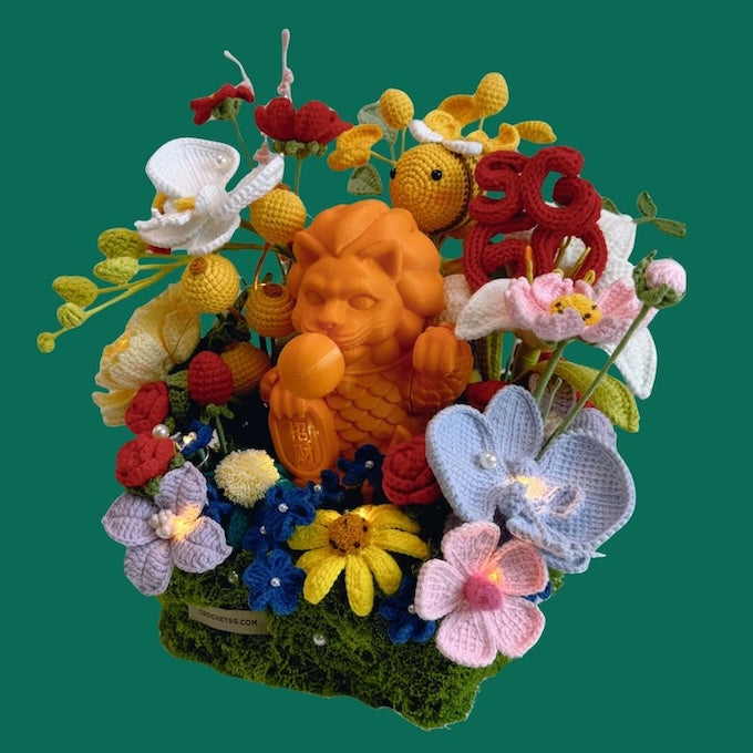 A collaboration piece between CrochetSG and Uniplay Fortune Merlion Creation for SG60