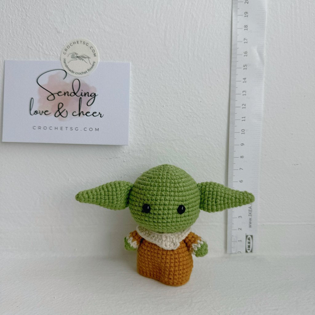 Crochet Cartoon Character (Amigurumi) (Yoda Star Wars)