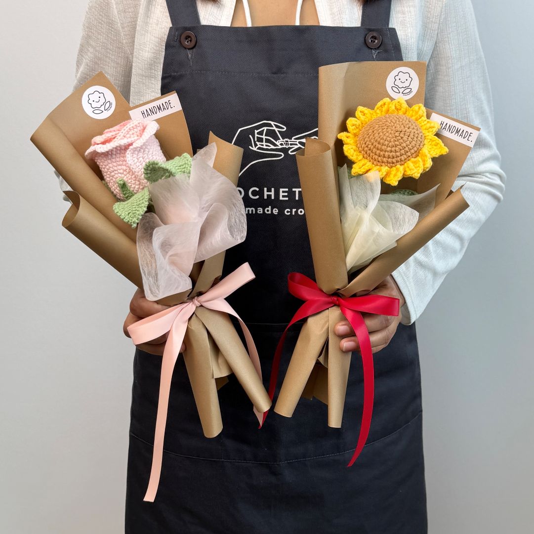 Single Stalk Crochet Flower Bundle – Sunflower & Classic Rose (Set of 5)