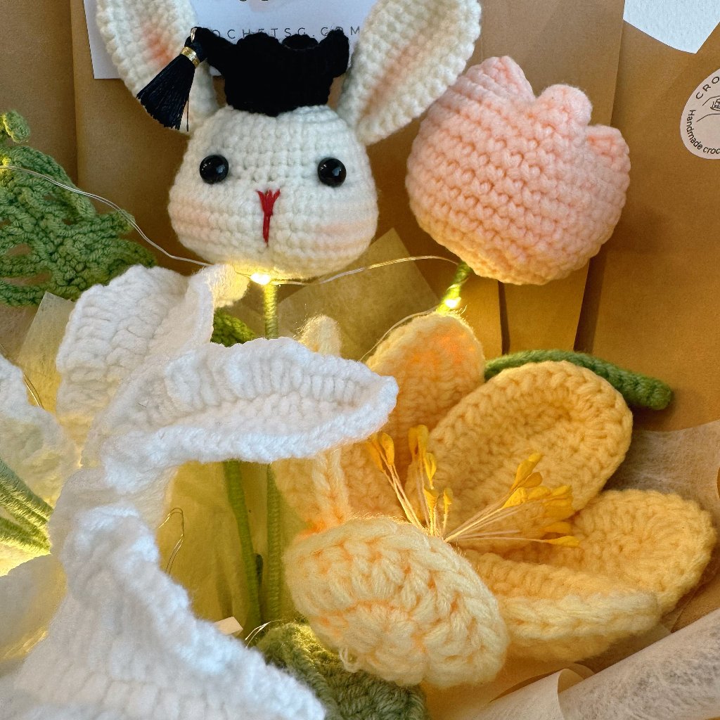 Scholar Bunny Crochet Flower Bouquet (Zoom in Tulip)