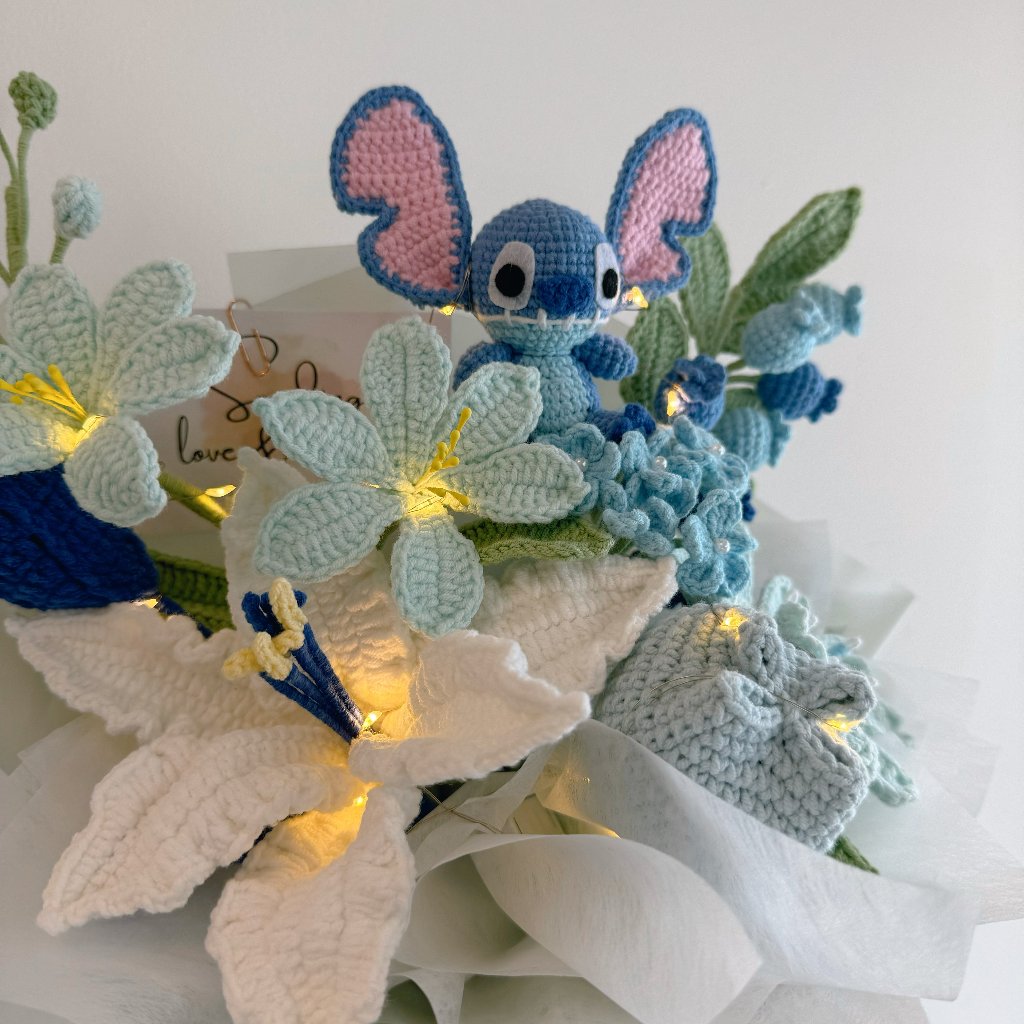 Stitch Perfect Crochet Flower Bouquet (Zoom in Lily)