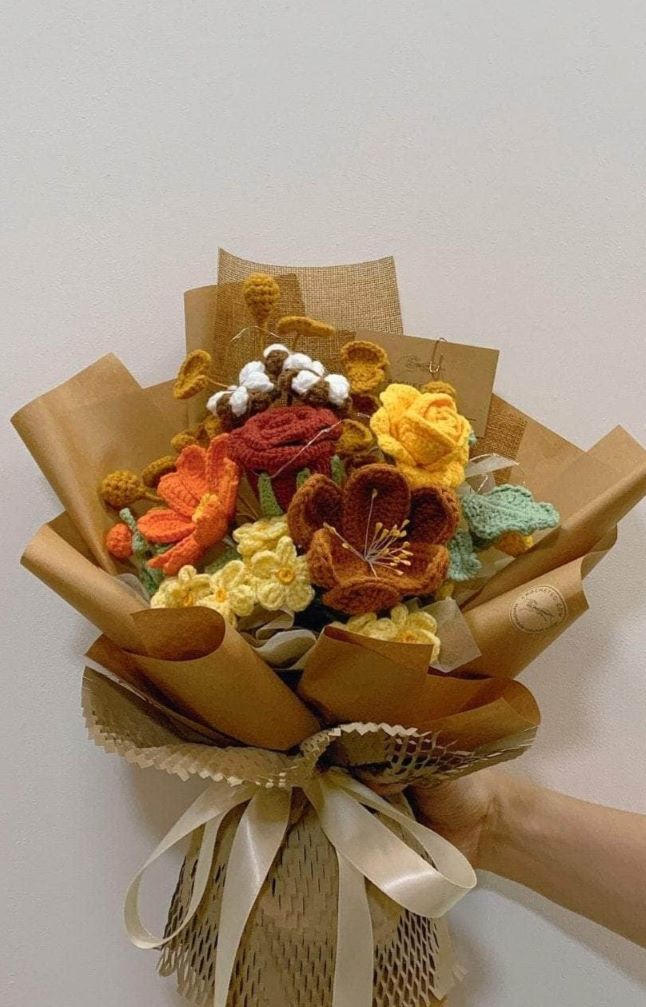 Autumn Whisper Crochet Flower Bouquet (zoom in)