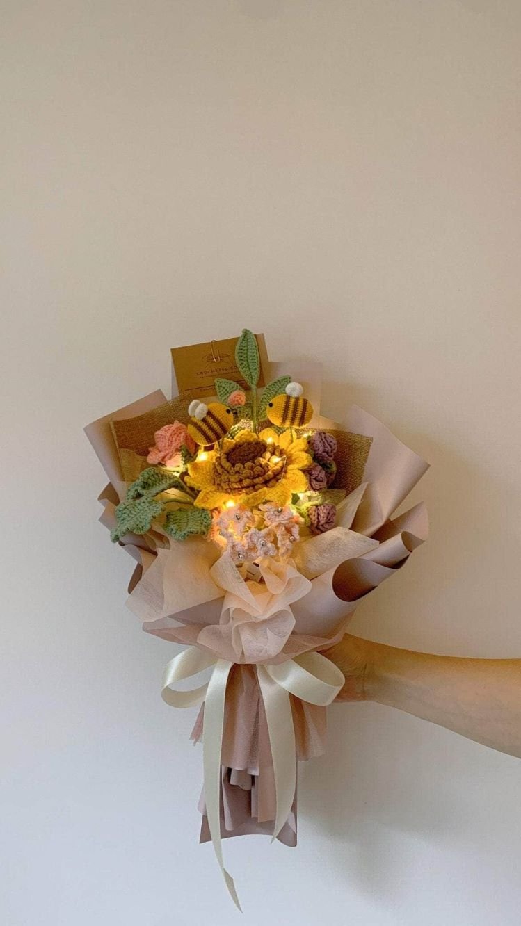 Bee my Sunshine Crochet Flower Bouquet (with fairy lights)